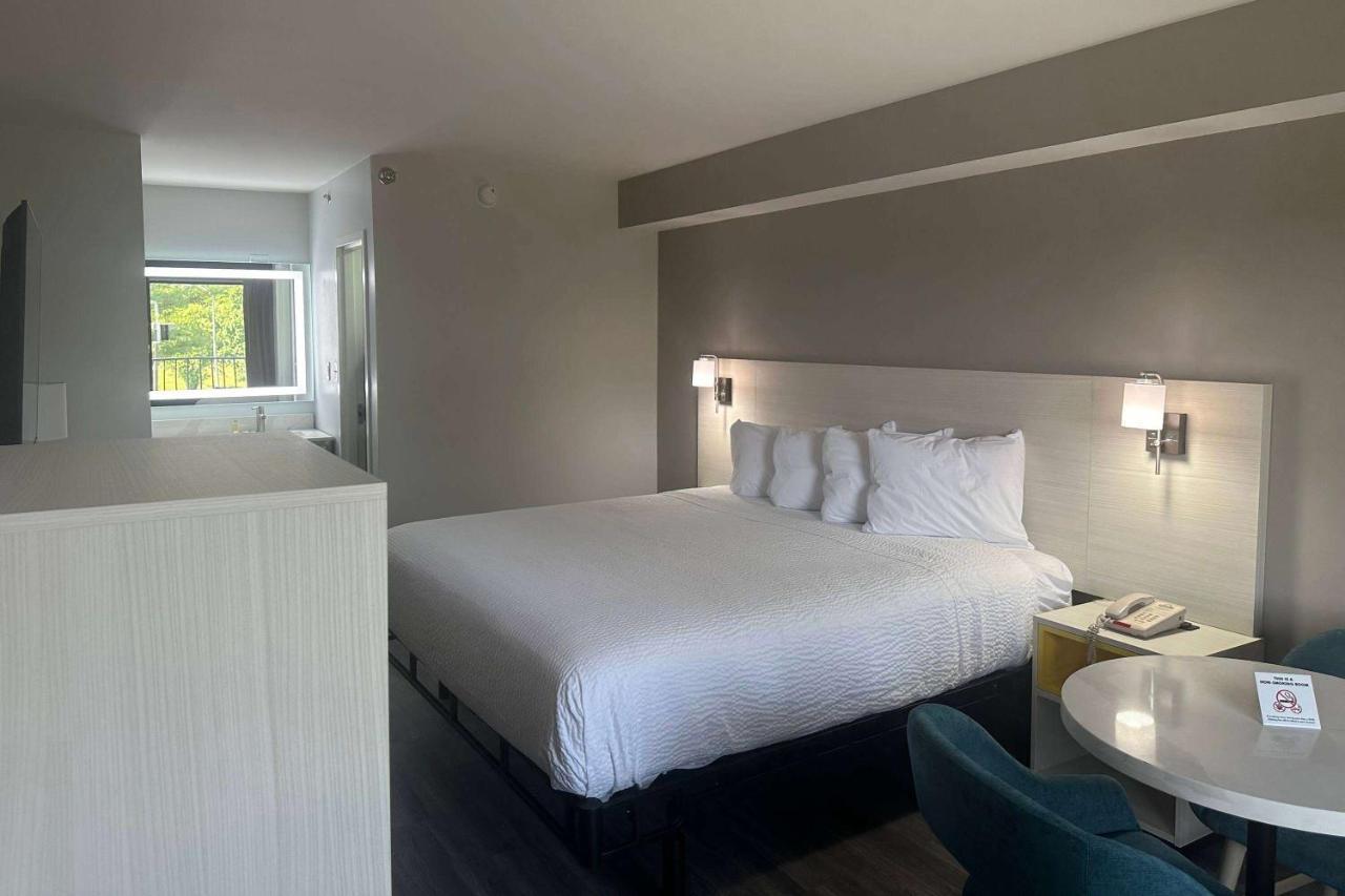 Days-Inn By Wyndham Baltimore Northwest Windsor Mill Extérieur photo