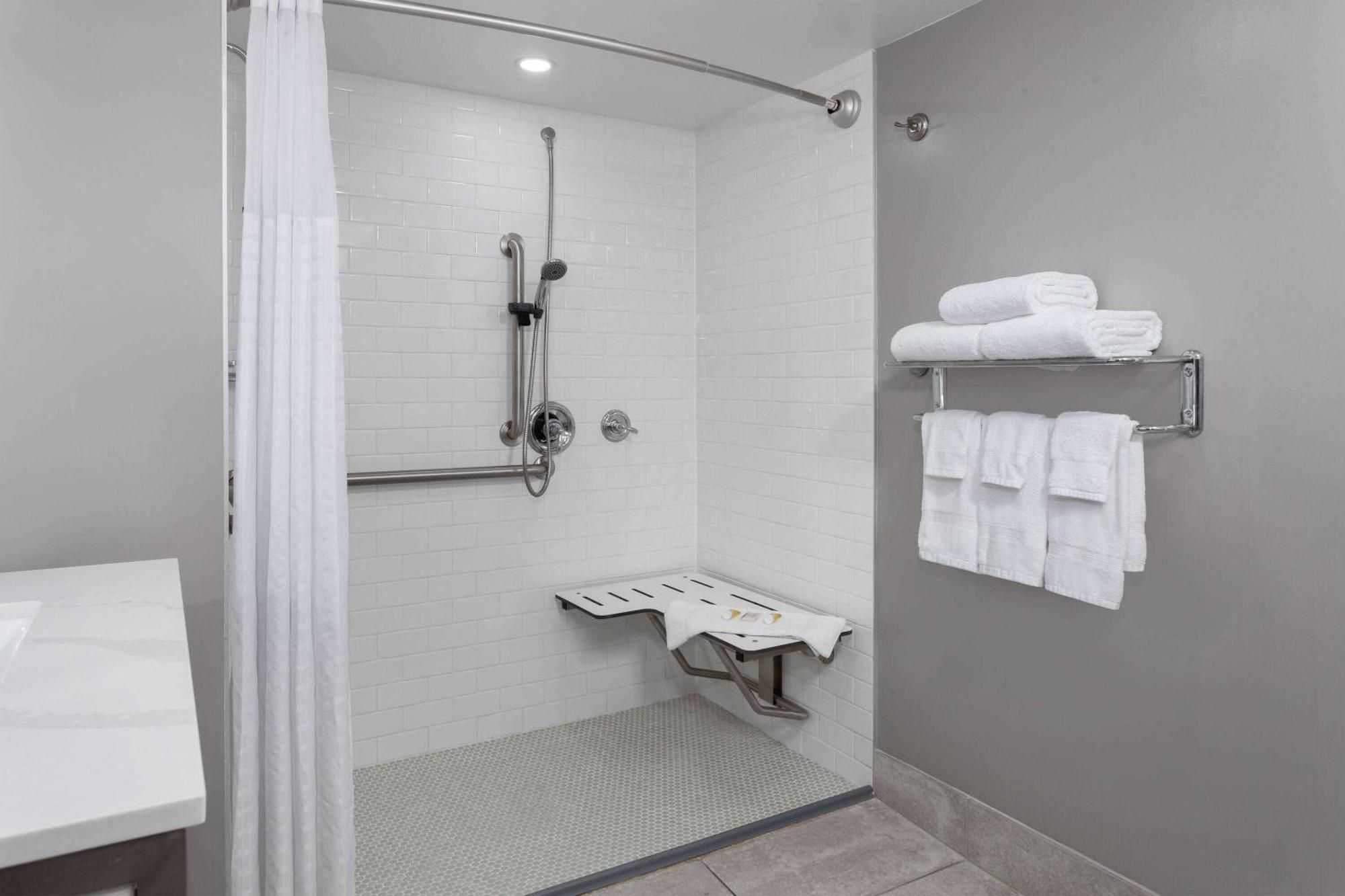 Days-Inn By Wyndham Baltimore Northwest Windsor Mill Extérieur photo